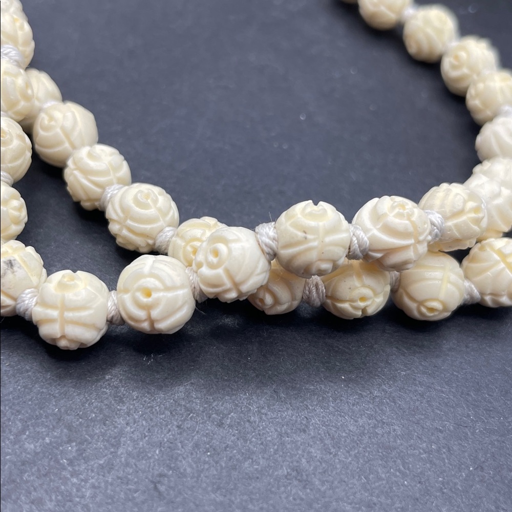 Hand carved bone necklace with floral cloisonné clasp C2 - Picture 4 of 7